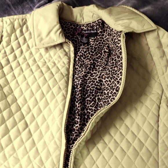 Peck & Peck Light Green Quilted Jacket - Picture 4 of 14